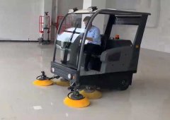 電動(dòng)掃地車廠家哪家好？?jī)r(jià)格怎么樣